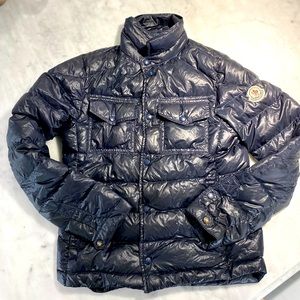 Kids moncler size 10 navy bomber down jacket.great condition. Boy or girt.